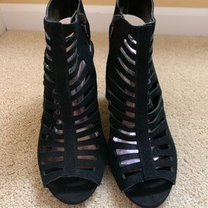 Steve Madden Black Suede Wedge Heels